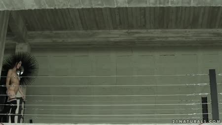 Худую студентку красиво трахают в попу на улице #1