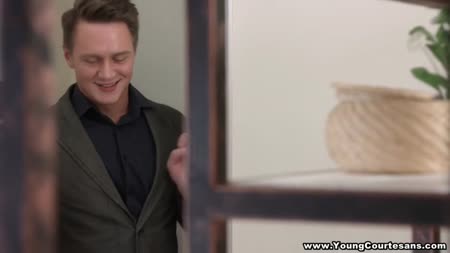 Девочка одела эротичный наряд и устроила красивый секс #1