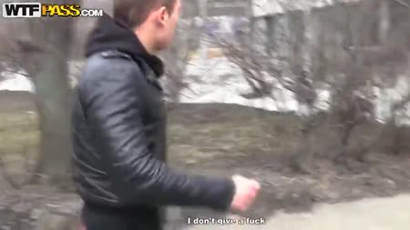 Русскую брюнетку легко уболтали на секс раком #1