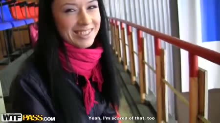 Русскую брюнетку легко уболтали на секс раком #2