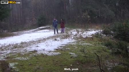 Молодая нимфетка сама приглашает паренька потрахаться #1