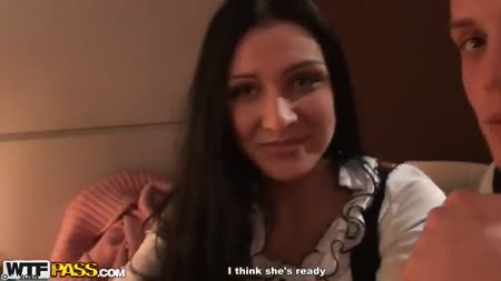 Обаятельный парень легко соблазнил русскую девушку на секс в туалете #3