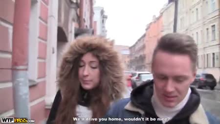 Обаятельный друг привез девушку трахаться в сауну #2