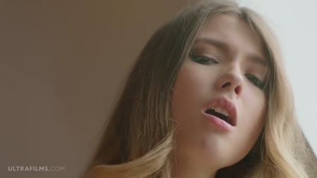 Девушка с большой грудью романтично теребит вагинку #4