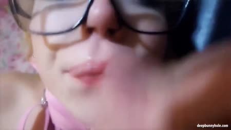 Озорная блондиночка сама тянется к члену бойфренда #6