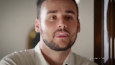 Девушка встречает своего мужа с работы в нижнем белье #1