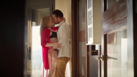 Девушка встречает своего мужа с работы в нижнем белье #2