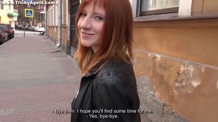 Рыженькая сучка разделась на кастинге и отдалась мужику #1