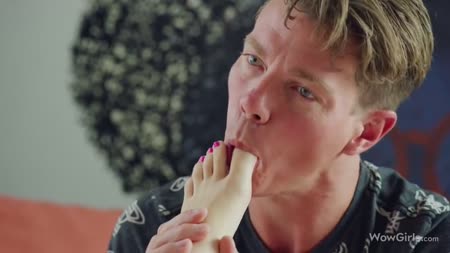 Блонди одела сексуальное белье и у парня встал член #1