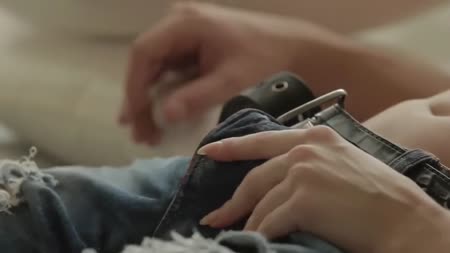 Молодая худышка клеится к бойфренду на романтический секс #4