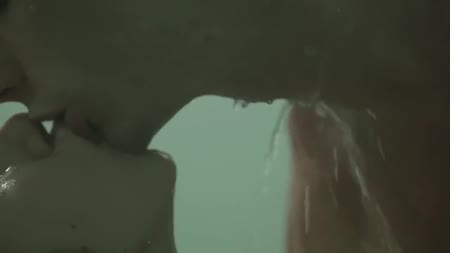 Молодая милаха красиво спаривается с парнем в душе #4