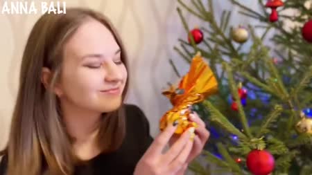 Жопастая девушка была рада предновогоднему сексу #1