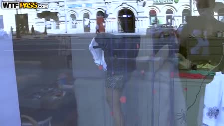 Двое друзей уломали русскую девушку попробовать групповуху #1