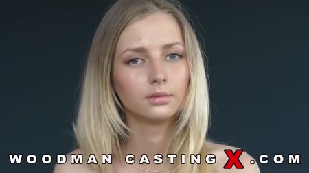 Наивная русская блондинка пробует себя на порно кастинге #2