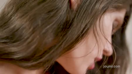 Девушка завязала бойфренду глаза и устроила романтическое порно #2